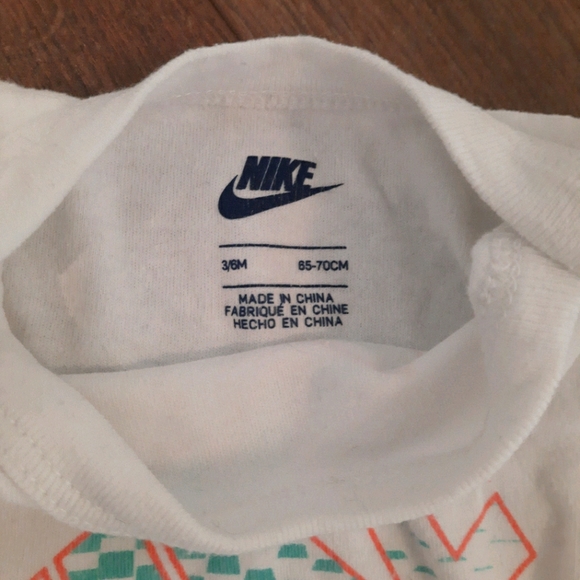 5-Piece Baby Nike Set - Picture 5 of 6